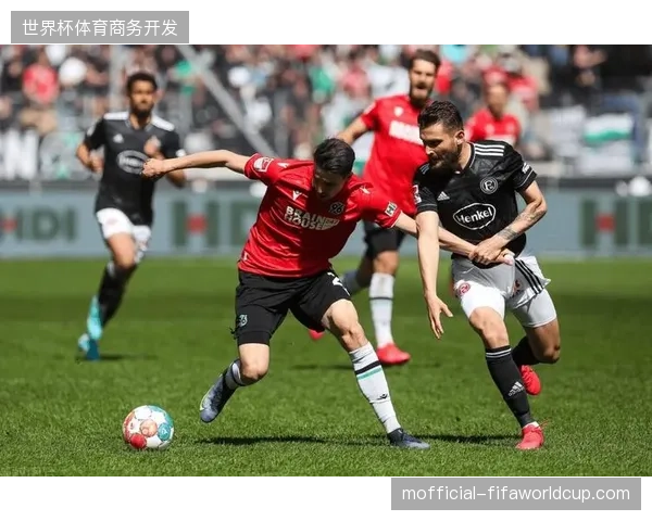 德国队在热身赛中展现出强大的控球能力，高位压迫与流畅传导成为球队的主要战术标签